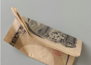 見知らぬおばあちゃんからもらった『１０００円札』にまつわるエピソードに心震える・・・「優しい世界」