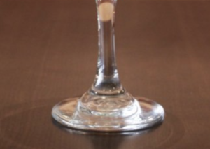 知り合って間もない人とのお酒の席で『絶対に飲んではいけない物』→その理由にハッとした・・・