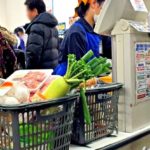 スーパーで娘が「トイレ行きたい！」と言い出したので会計まで我慢できるか確認していたら、20代位の男性が声をかけてきて・・・目を見てゾッとした話。