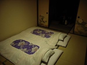 旅館に働いていた時のこと。２人同時に内線で受けた報告の内容にサブイボが止まらない・・・