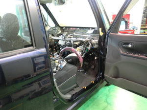 レジャーや買い物へ行く時は気をつけて！！車上荒らしのとんでもない手口が・・・