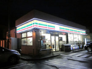 深夜１時、コンビニに現れたおばあちゃん。『乗ってきたもの』に驚愕！！「ヤバすぎ（笑）」