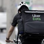 UberEatsを頼んだ時、備考に「入口で死にかけのセミが暴れているので気をつけて」と伝えたら・・・