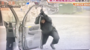 迫る台風１０号が驚異的であると注意が促される中『風速80mはやばい。』と公開された動画。何が怖いって・・・
