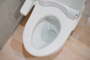 「え、トイレのココって折れるんだ・・」目を疑う１枚の写真に震えた