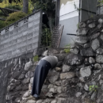 穴に頭を突っ込んでるおじさんがいるかと焦っていたら・・・え?!