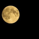 『本日は十五夜なので、月を持ち帰ってみました』→神秘的な4コマの画像が素敵すぎる!!