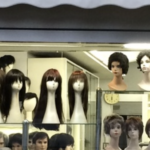 ガンの治療で髪が抜け始めた妻に付き添いカツラを買いに行ったら→思いもよらぬ展開に・・・