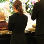 母が亡くなった時、色んな人に「お父さんを支えてあげてね」と言われた娘。その結果・・・