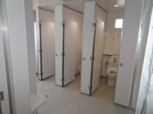 とある水族館の女子トイレで起こった『とんでもないトラブル』に「そんな事あるの？！」「怖すぎる！」