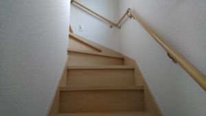 ２階でリモートワーク中の夫に声をかけるとき大声で叫ぶわけにもいかないので・・編み出された伝達システムが最高！！