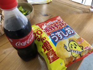 毎日『ポテチとコーラ』を飲み食いする同僚。その理由に愕然「気をつけなければ・・」