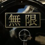 実物の無限列車が街にやってきたー!アニメとコラボのSL機関車が超話題に!
