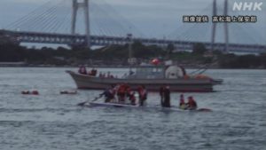 「僕より先にこっちの子を」修学旅行中の小学生が乗った船が沈没した事故の続報に涙・・