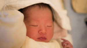 特別養子縁組すること会社の人に報告した時「血が繋がってないから顔とかわたしたちに似ないんだ」と言ったら・・・返ってきた言葉に胸がいっぱいになった話