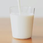 なぜか最近、牛乳を大量に飲む息子。→判明した『驚きの理由』とは・・!?