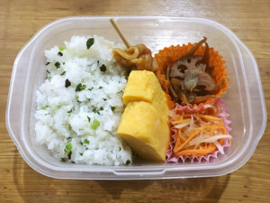 番組内で母親のお弁当をバカにされたアンガールズ田中さん。→反論のブチ切れコメントが胸に刺さる・・