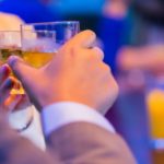 居酒屋に出会い系アプリで知り合ったっぽい男女を見かけた直後→恐ろしすぎる出来事が・・
