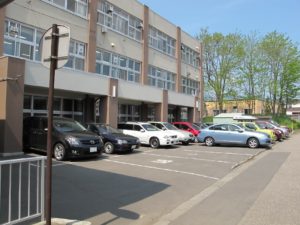 『教員が車通勤していてずるい』という電話が定期的に教育委員会にあるらしい→その結果・・「あり得ない」「これは対応ヤバすぎ。」