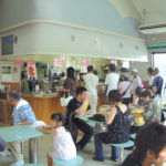 食堂にてラ ーメンを食べていた隣の老夫婦。店員さんに放った『クレーム』にゾッとした「完全にヤバイやつ・・・」