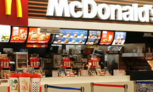 マックで『シャカシャカチキン』を注文。→袋を開けたら・・え？！