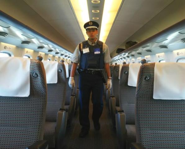 新幹線で、乗客の荷物から『土』を発見した鉄道警備隊。その後・・・凄すぎる展開！！