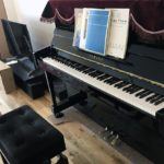 親が音楽家の友人宅の前で交通事故にあった男の子。後日謝りに行ったら・・・ヤバイ。