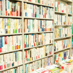 本屋さんで「同じ本を偶然手にする」という恋が始まってもおかしくない状況に遭遇!その後の展開に・・・泣ける。
