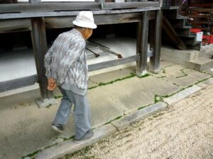 見知らぬおじいさんとすれ違い様に『ゾッとする忠告』をされた話。「聞き間違いであって欲しい・・・」