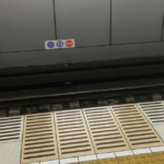 「これ駅のホームに貼るもんじゃない』そこに書かれていた内容が・・・