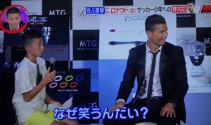C.ロナウドにポルトガル語で質問をした少年をクスクス笑う大人。これに対してなぜ笑うの？とクリロナの神対応が話題に。→数年後、この少年はなんと・・・