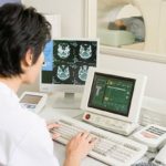 人間ドックに訪れた中年夫婦。『異常数値』に先生が問いただすと・・・ゾッとした。