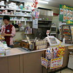 深夜のコンビニに「僕あと3分で誕生日で20歳なんです!だからビール買います!」とやってきた青年。→その後まさかの事態が・・・