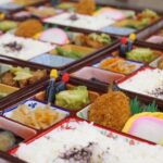 お弁当を3つ買ったお客さんに「箸は何膳入れますか?」と確認した店員。「1膳に決まってるだろ」→その後・・・