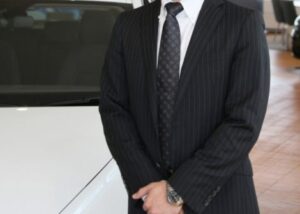 ディーラーへ高級車の試乗をしに訪れたら、営業マンに言われた『言葉』に絶句した話・・・