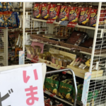 近所のセブンイレブンに入るとマスクをしていない人へ向けた『忠告』が。その内容が強気すぎる・・・(笑)