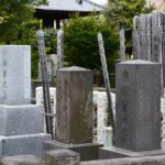 昔の子供が『お墓で遊ぶな』と言われていたのは・・・→その理由に背筋が凍った。