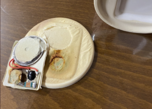 マグカップの底から盗聴器が！→ツイッターでその正体が明らかになった結果・・・