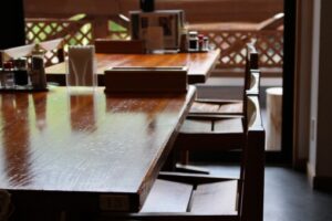 ３〜４人前の料理を注文して一口しか食べないお年寄り。その理由が・・・