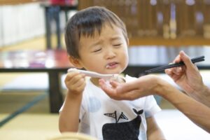 子供が残したものを食べるのはやめて下さい！なぜなら・・・