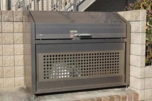 「隣人にやばいのおる」→リサイクルボックスに捨てられていたものにゾッとした話