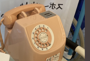 懐かしき『ダイヤル式電話』→現代の使われ方に衝撃走る・・・！！