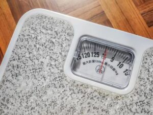 体重計だと思って乗ったものがまさかの『アレ』だった・・・。笑いが止まらん（笑）