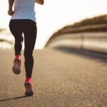 近所をランニング中見知らぬ男に並走された女性。無視していたら・・・