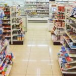 コンビニで生理用品を購入した女性。→新人の外人店員さんがあたふたしながら・・・えっ