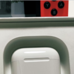 イヤホンを落としてしまったため警察に問い合わせたところ、電話越しで本人確認できた理由が特殊すぎた・・・(笑)