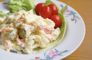 近所の人から、作りすぎたポテトサラダを頂いたので「この時間にいらっしゃるの珍しいですね。」と言ったら→返答に絶句・・・