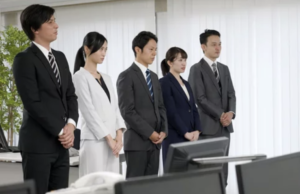 子供が熱を出して休んだ社員が翌日、「すみません、子どもの体調管理気をつけます」と挨拶。→これを聞いた同僚は大きな声でこう言った・・！