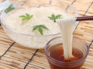 「そうめんはもう茹でないでください！！」ヌメリが少なく、つるんと美味しい仕上がりになるという驚きの方法がこちら・・！