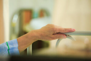 父が亡くなる直前、病院で体にチューブが沢山ついた状態で苦しそうに放った『衝撃の一言』→じぶんもこういう最期をむかえたいと思った・・・